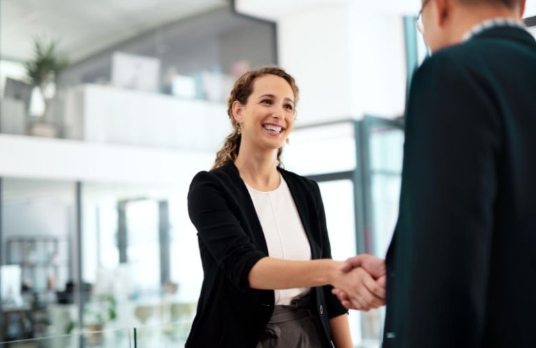 Ein gepflegter Mitarbeiter hinterlässt bereits am ersten Arbeitstag einen positiven Eindruck